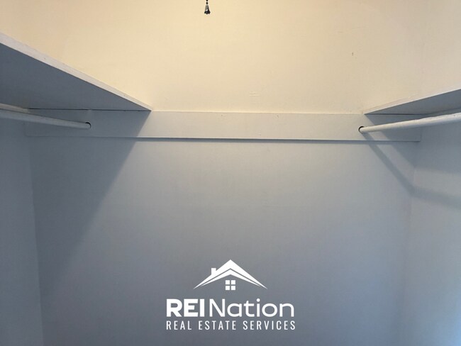 Building Photo - ACT FAST! 3BR/2BA in Birmingham | Vaulted Ceilings & Fireplace | 2-Car Garage!