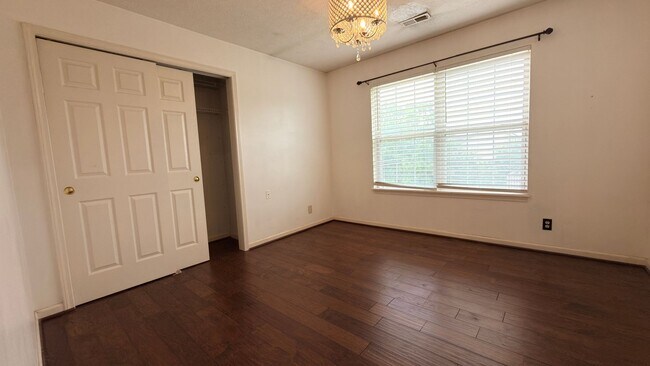 Building Photo - Beautiful, Bright & Move-In Ready Home in Lafayette!