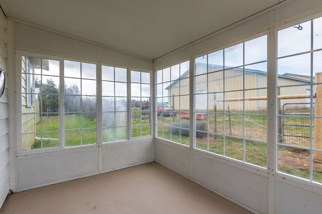 Building Photo - 3 Bed 2 Bath Country living (Landscaping I...