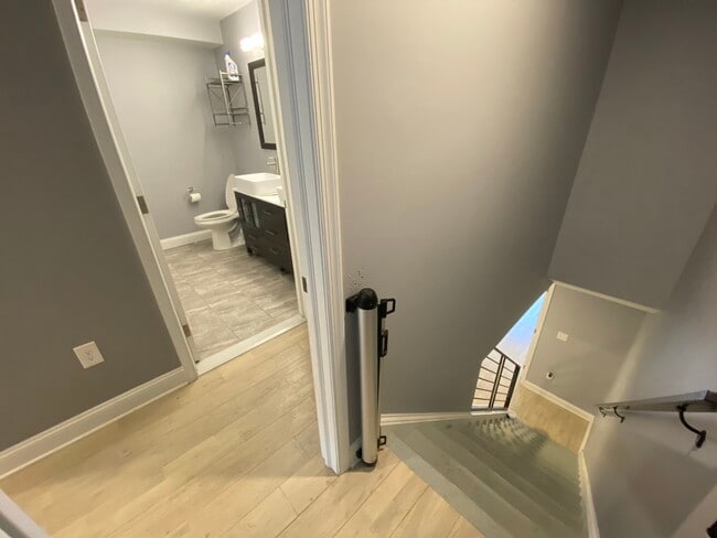 Building Photo - 1526 W Stiles St