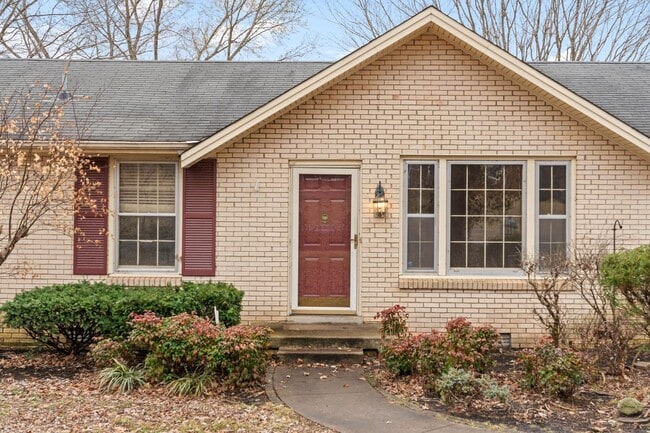 Building Photo - 3 Bedroom Pet Friendly Home For Rent in St. B Area!