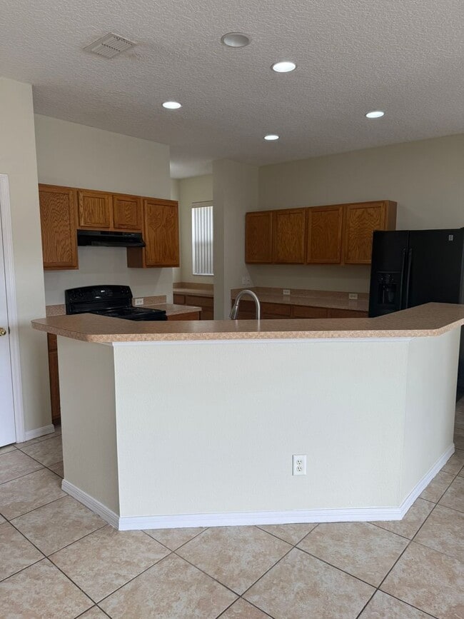 Building Photo - Chickasaw Place 3 Bedroom +Office or 4th B...