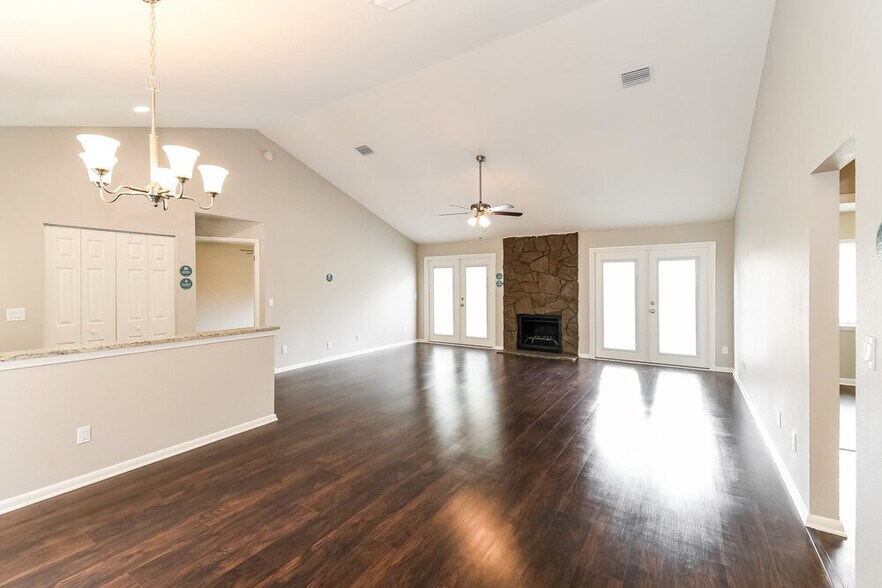 Building Photo - 10335 Arrow Forest Ct
