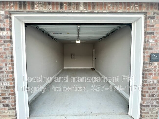 Building Photo - 33260 LA-16
