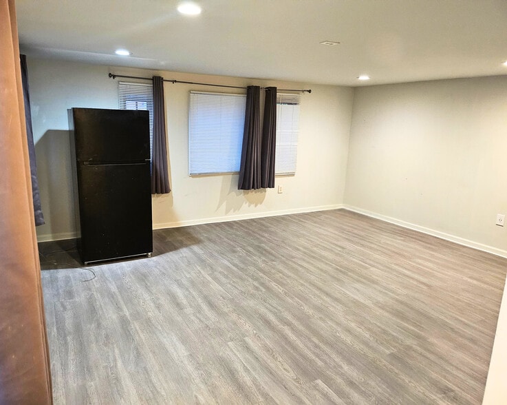 Building Photo - 11225 Goodwin Way NE