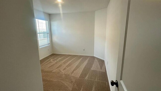 Building Photo - 121 Tofalla