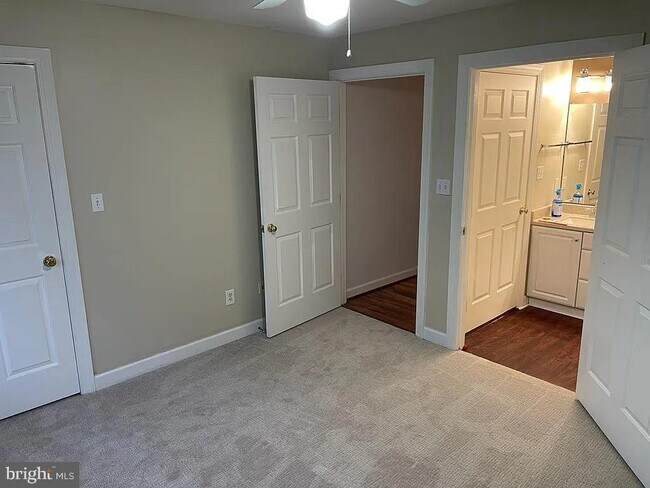 Building Photo - 8303 Bluebird Way