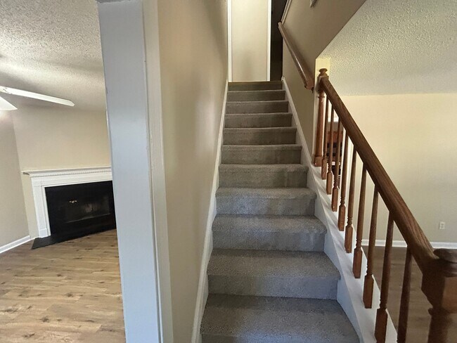 Building Photo - **MOVE IN WITH NO SECURITY DEPOSIT**8205 Autumn Greene Dr: Spacious 4 BR, 2.5 BA home only 2 mile...