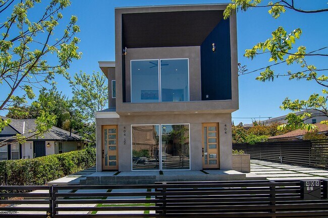 Building Photo - Lafayette Duplex