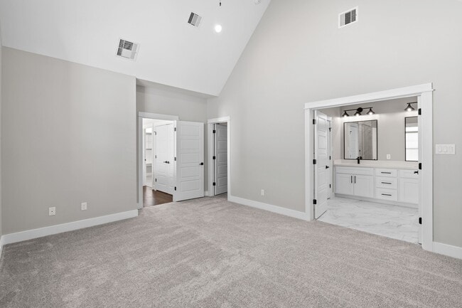 Building Photo - 904 Martin St