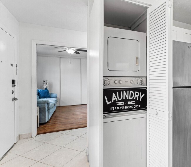 Building Photo - 13899 Via Aurora