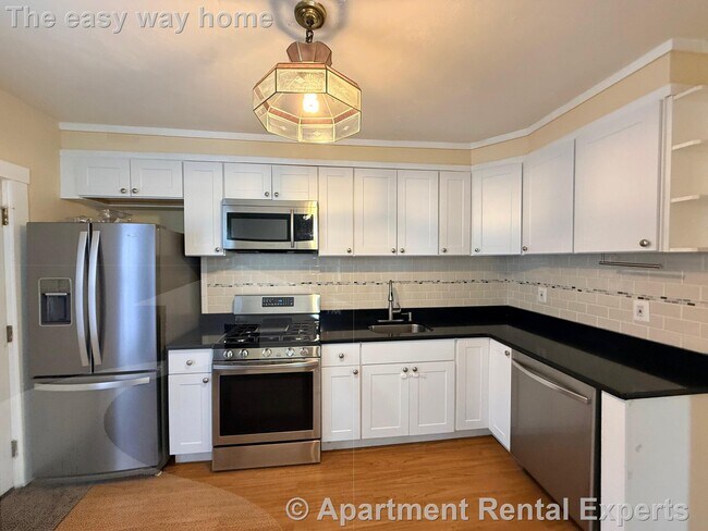 Building Photo - 15 Laurel St