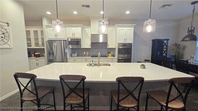 Building Photo - 6001 Anise Dr