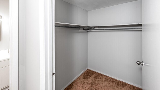 Building Photo - Ashwood Apartment Homes