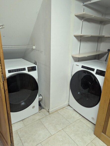 washer/ dryer - 131 Beth Dr