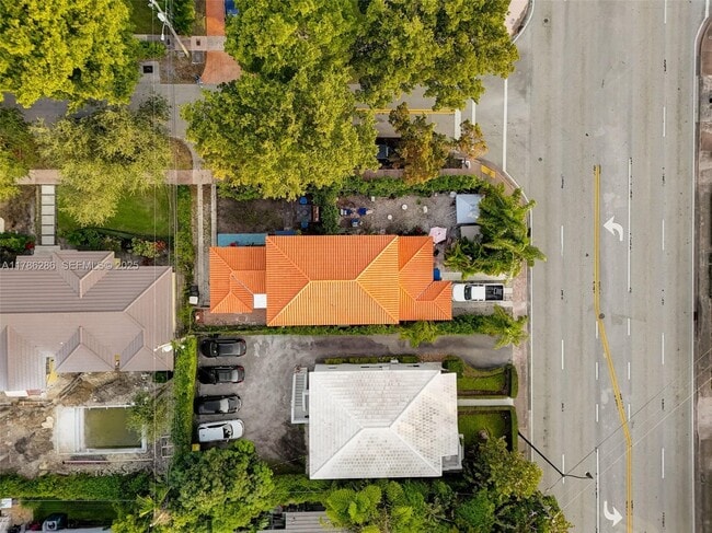 Building Photo - 400 Cadima Ave