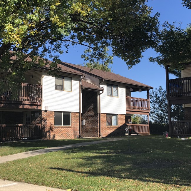 Building Photo - 17th Place Apartments