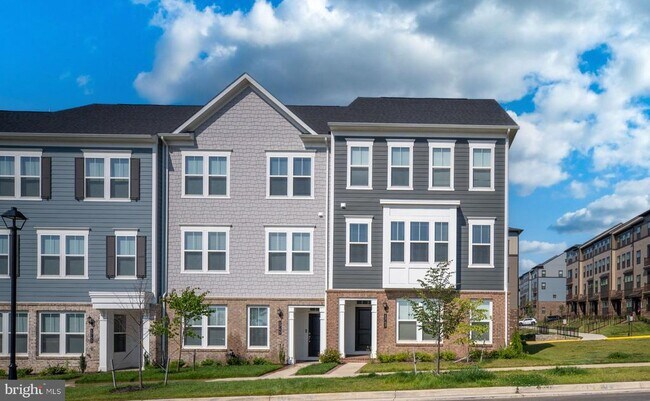 Building Photo - 1747 Riverbluff Ave