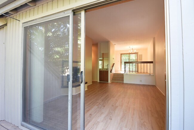 Building Photo - 4075 Jefferson Pkwy
