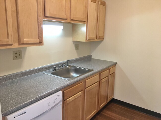 Building Photo - 133 Eastern Ave