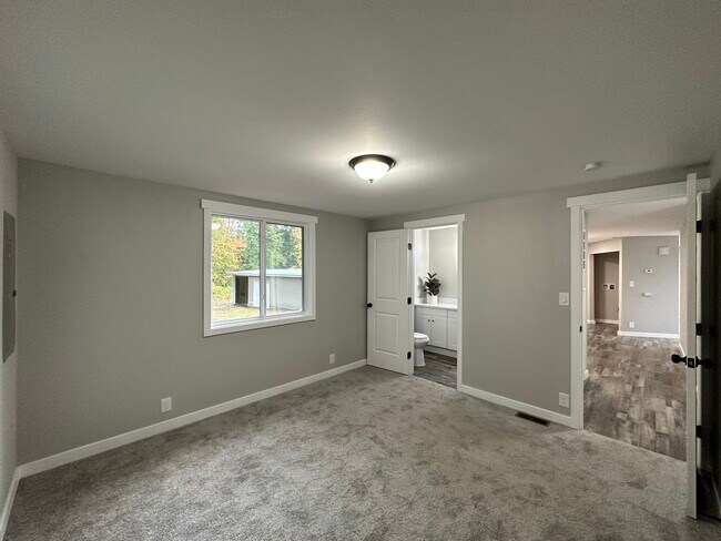 Building Photo - 3113 Harold Dr SE