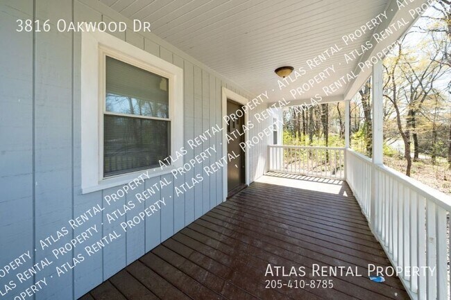 Building Photo - 3816 Oakwood Dr