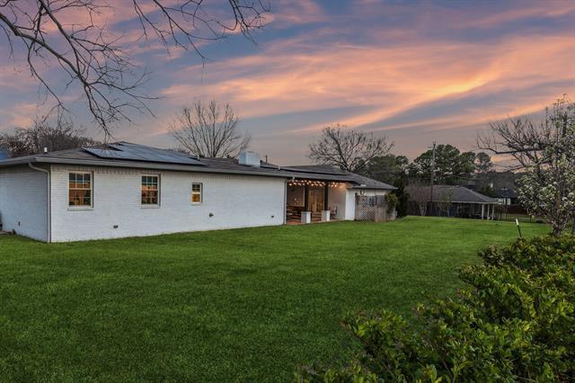 Building Photo - 1208 Scenic Dr