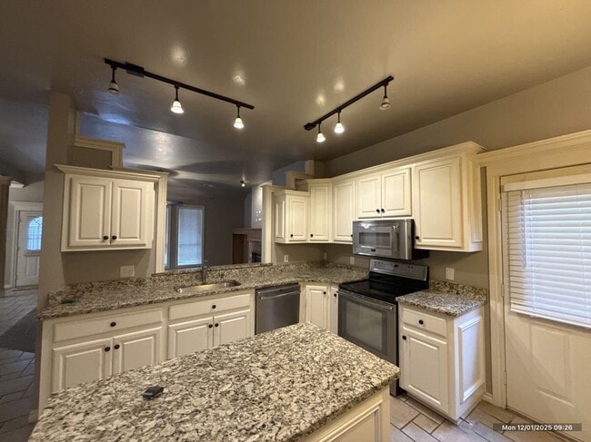 Building Photo - Stunning Home with Premium Upgrades and Modern Comforts!