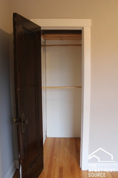 Building Photo - 3005 N Racine Ave