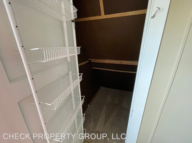 Building Photo - 3 br, 1 bath House - 712 Peytona Beach Road