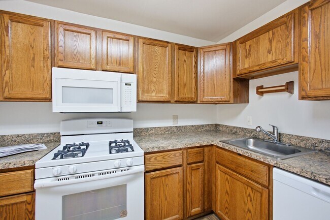 Building Photo - Charming 2 BR/1 BA Condo in Gaithersburg!