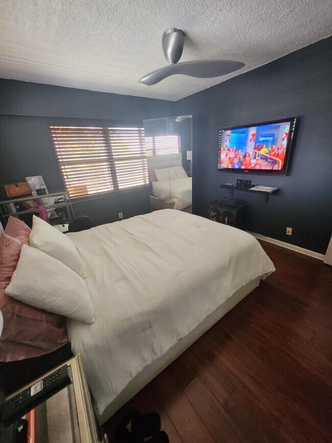 Building Photo - 113 Mansfield C