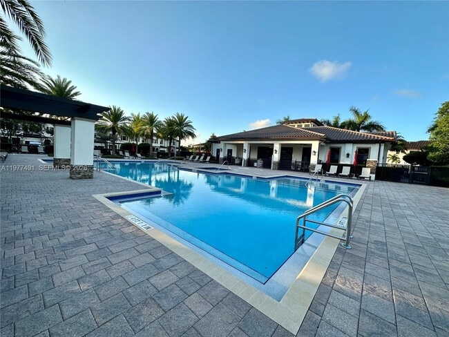 Building Photo - 15000 SW 119th Ln