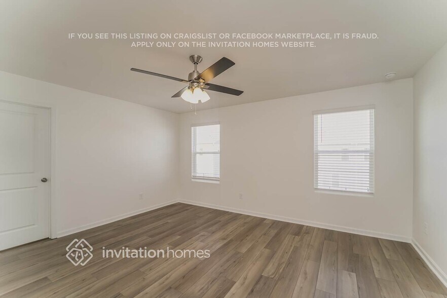 Building Photo - 8033 Roest Ln