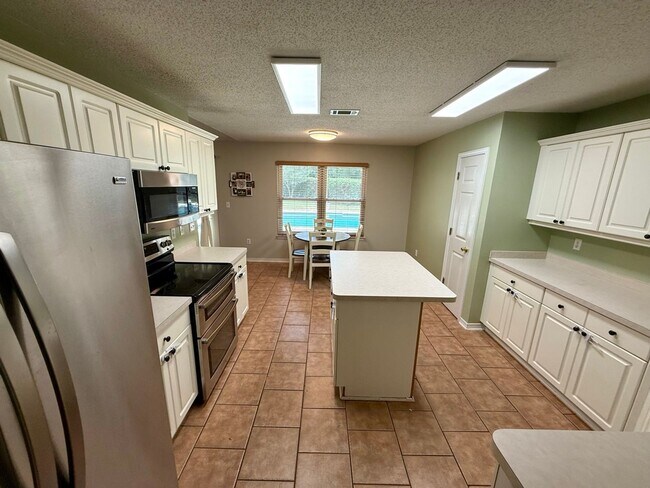 Building Photo - Your Own Backyard Oasis – 3 Bedroom Pool Home in South Crestview!
