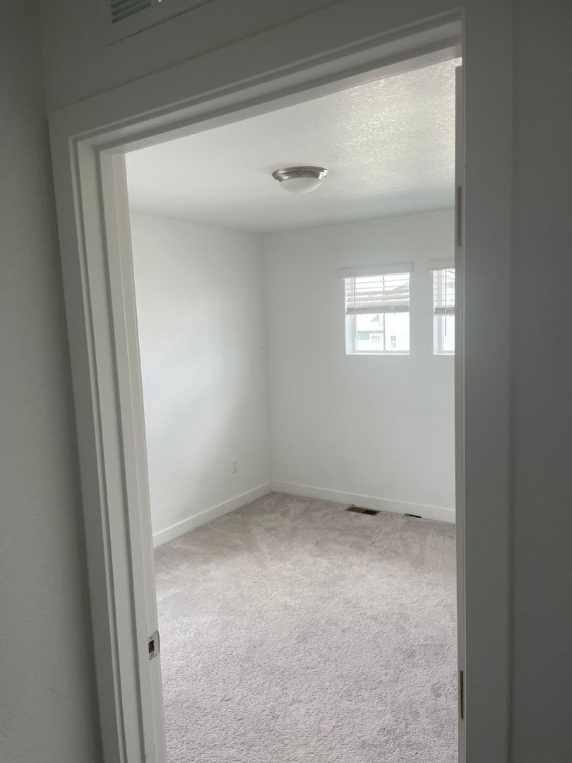 Building Photo - 656 Netta Dr