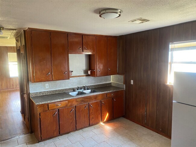 Building Photo - 4008 Elmwood St