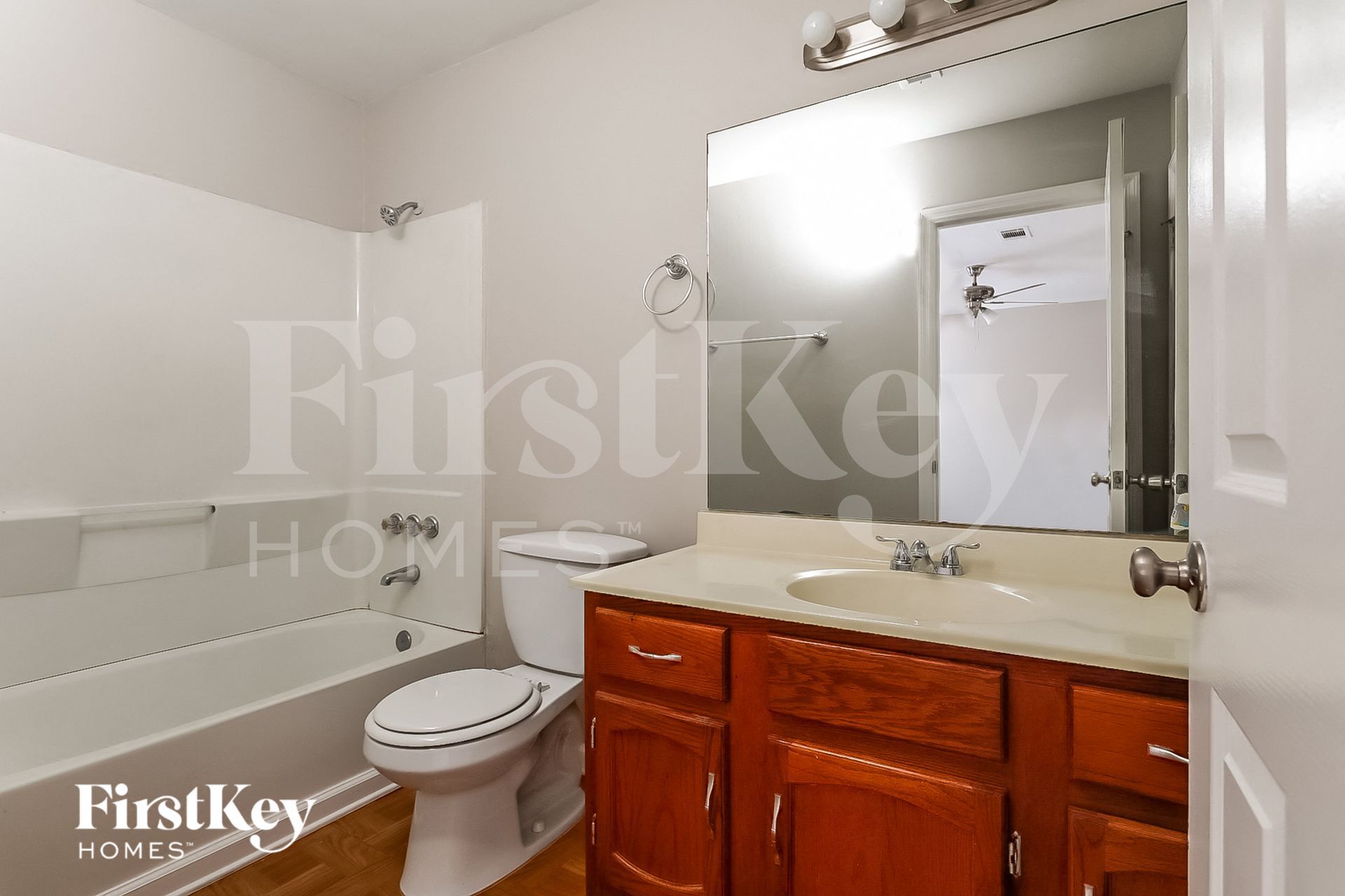 Building Photo - 1061 Park Creek Cir