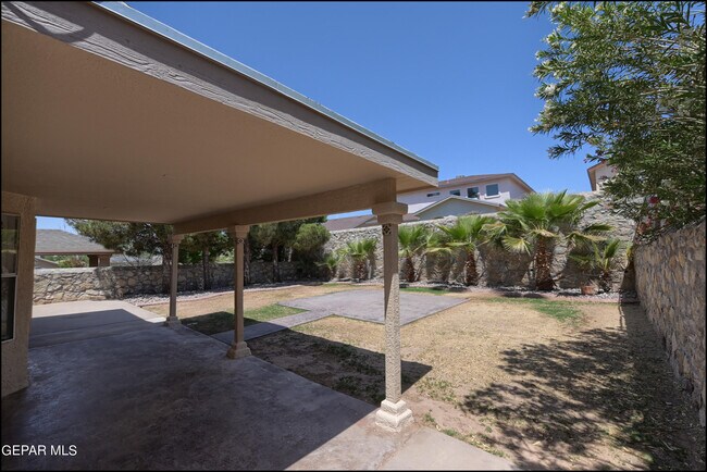 Building Photo - 7097 Tierra Roja St