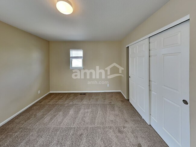 Building Photo - 124 N Flat Rock St