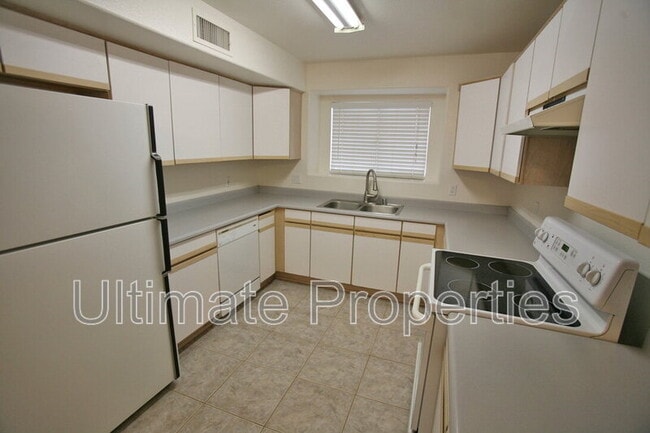 Building Photo - 12107 N 79th Dr