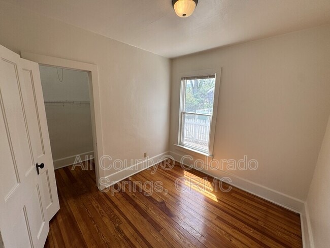 Building Photo - 612 E Del Norte St