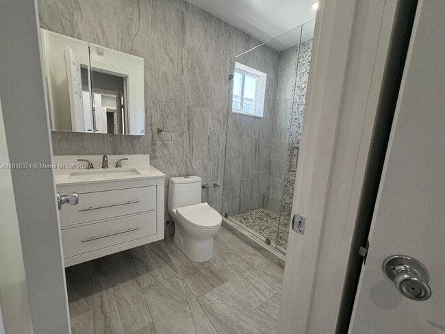 Building Photo - 6865 SW 42nd St