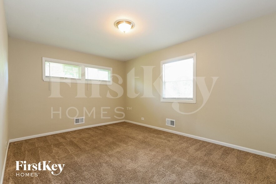 Building Photo - 544 N Aldine St