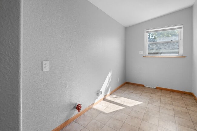 Building Photo - 510 Wright Ave