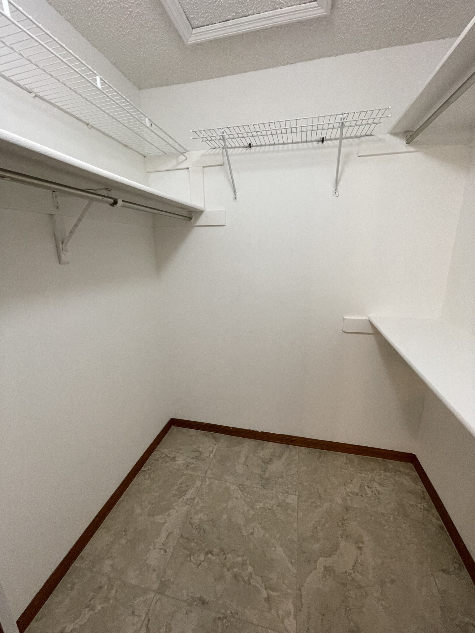 Building Photo - 1523 Elf Stone Ct
