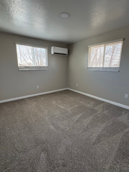 Building Photo - 833 W 350 S