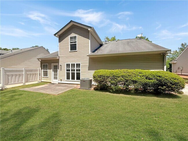 Building Photo - 3755 Pine Village Pl