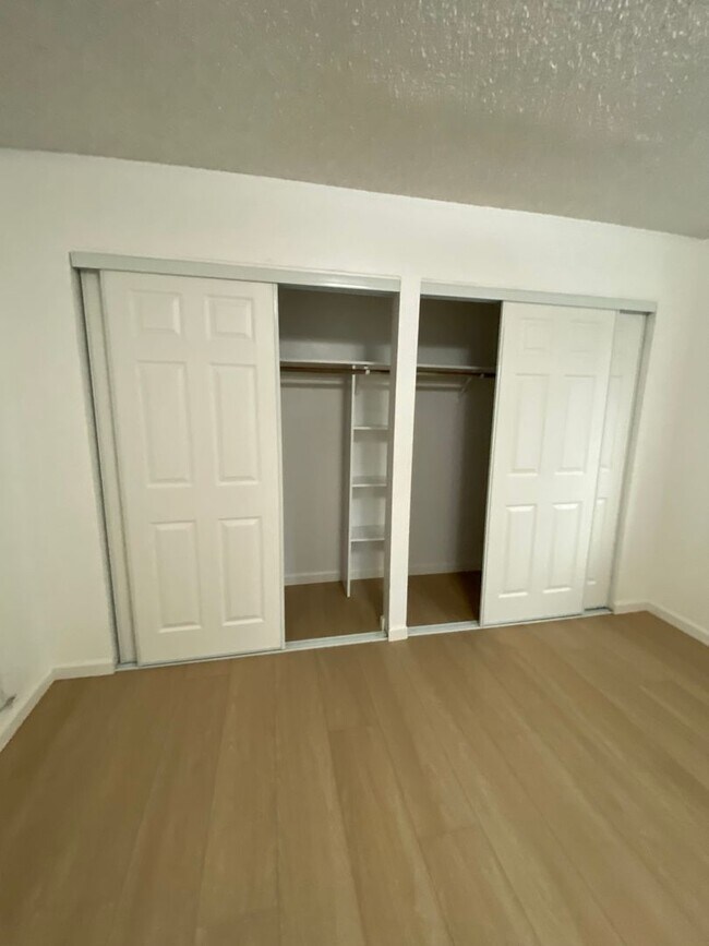 Building Photo - Available NOW - Cute 3 Bed 2 bath home in ...