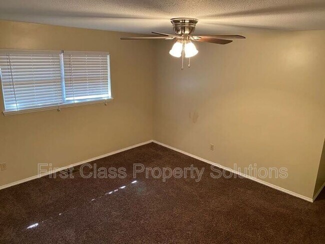 Building Photo - 6300 N Wildewood Dr
